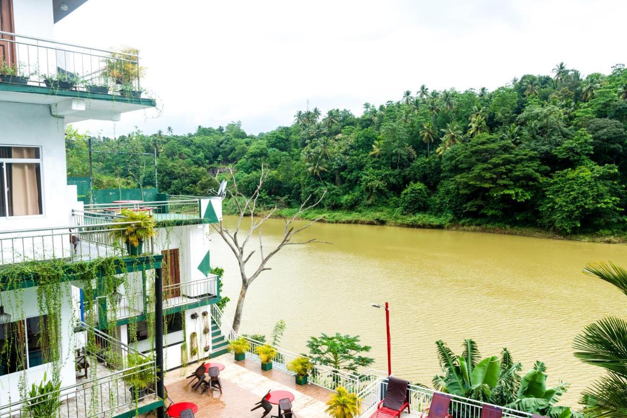 Kandy Riverside Villa Exterior foto